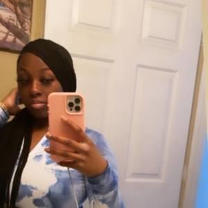 Meet your Posher, Damaria